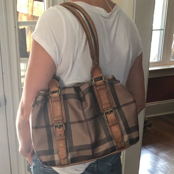 Burberry BEAUTIFUL Northfield Smoked Check Tote! Classic Burberry! Great Size! - Picture 6 of 15